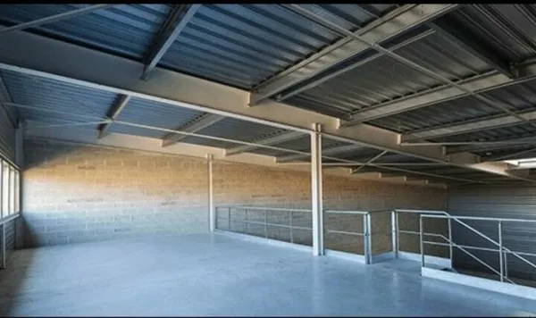 Local industriel 356 m²