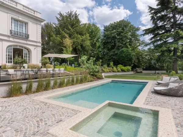 Villa prestigieuse avec piscine à Saint-Cloud