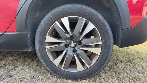 Peugeot 2008 1.2 PureTech 130 - Allure – 2018 – 66477 km – Essence – Boîte Manuelle — photo 17