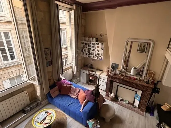 Studio + Mezzanine Meublé