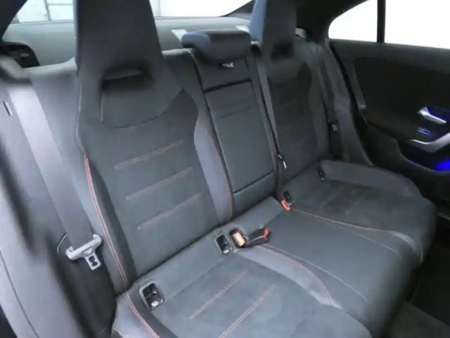 Mercedes Cla coupé 220 d amg line — photo 9