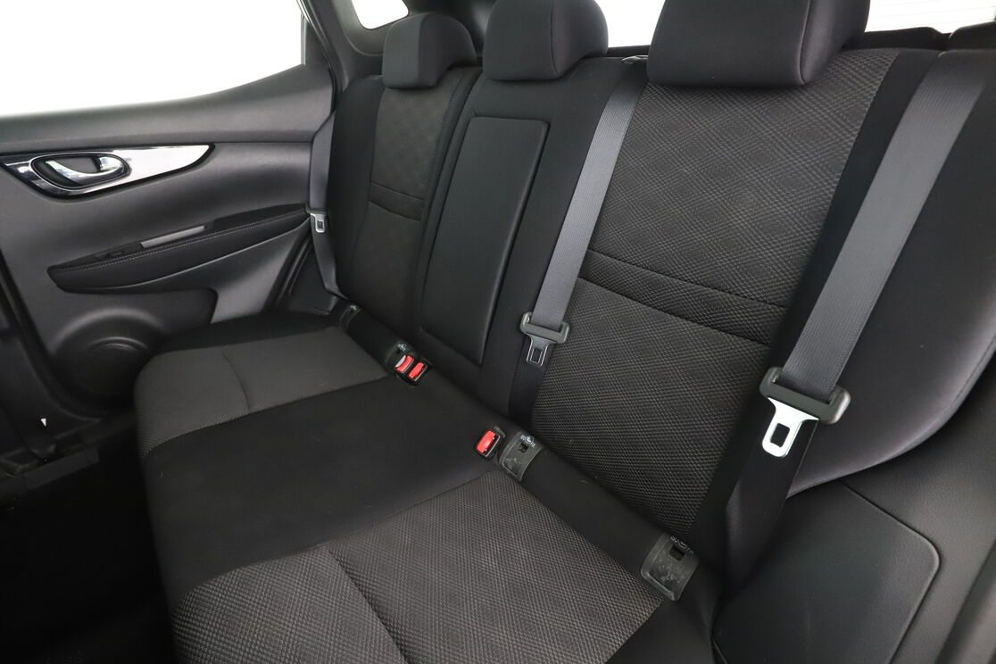 Nissan Qashqai 1.5 dCi Connect Edition — photo 13