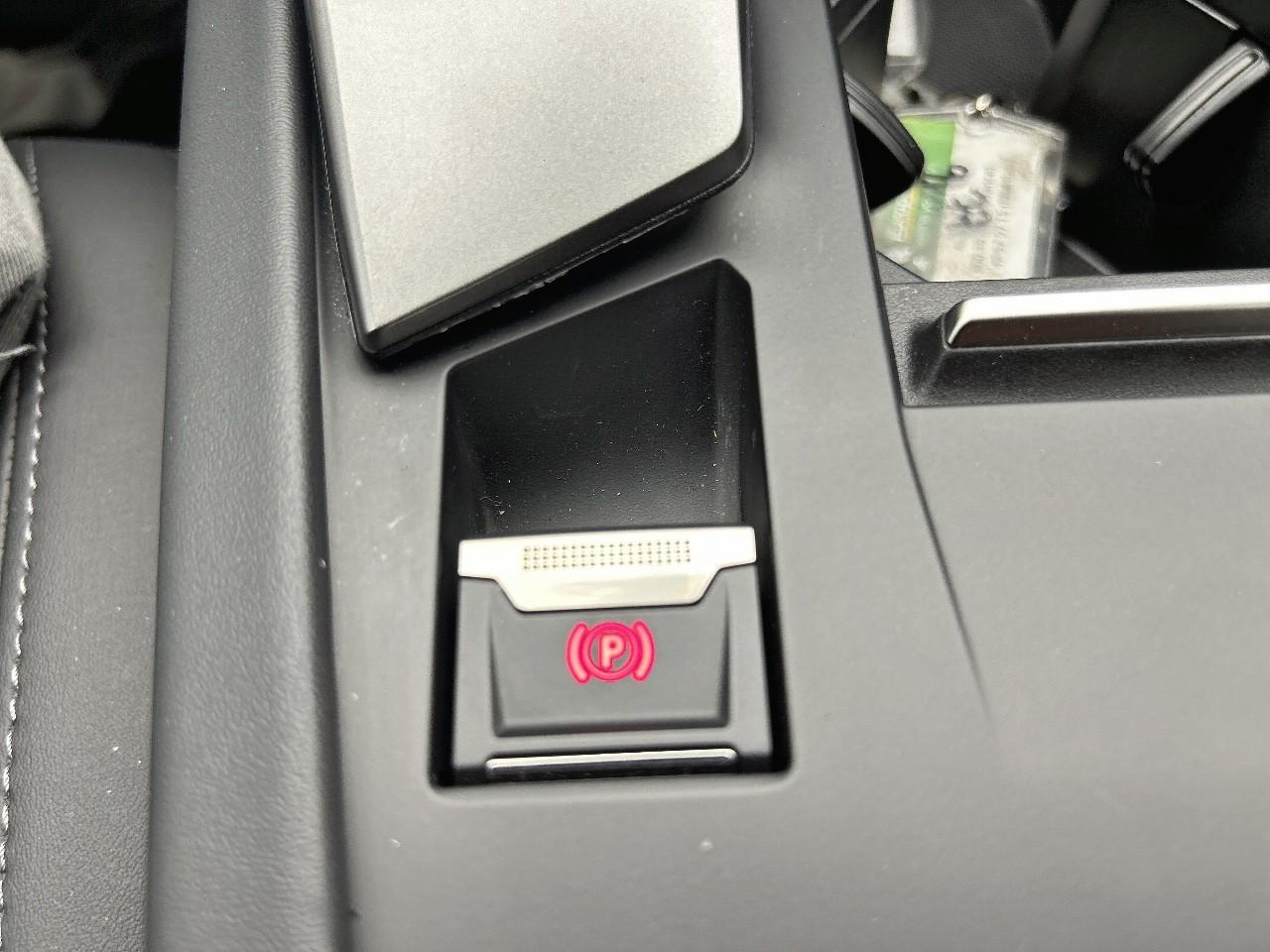 Peugeot 308 hybrid 145 e-dcs6 gt — photo 19