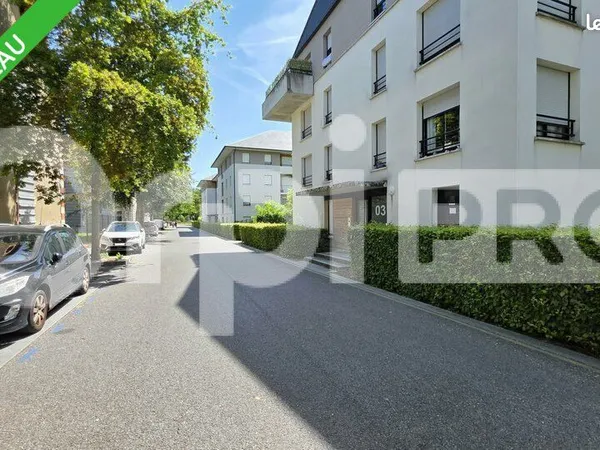 Bureau 73 m²