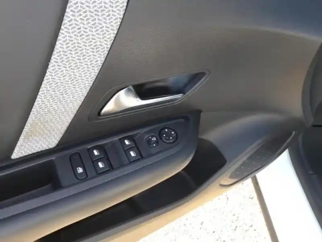 Citroën C4 bluehdi 130ch s&amp;s shine eat8 — photo 12