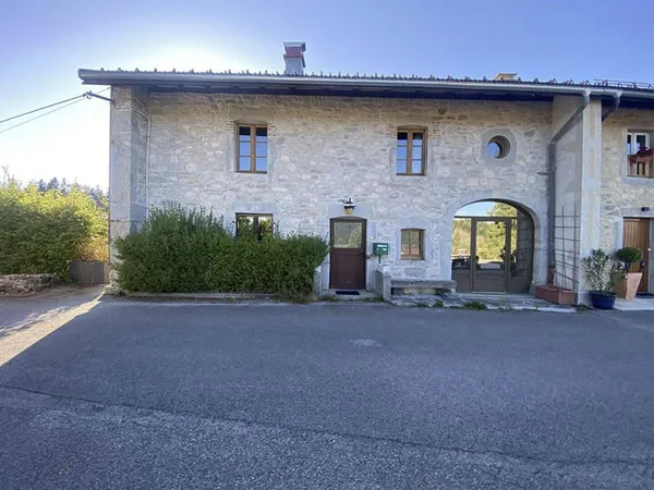Maison 9 pièces 352 m²