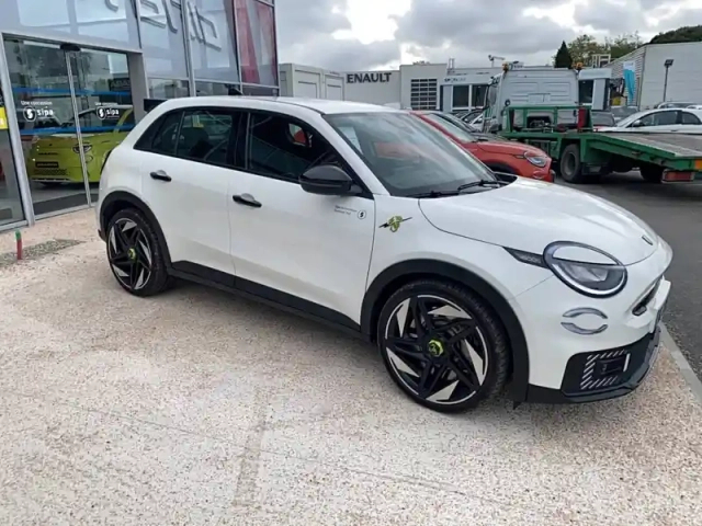Abarth 600 e 240 ch — photo 14
