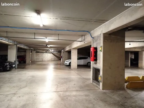Place de Parking en sous sol sécurisé