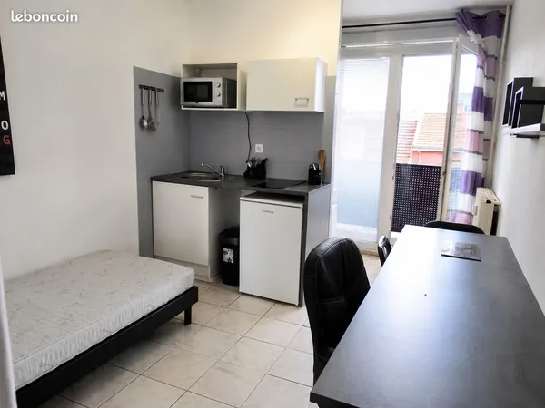 Studio 1 pièce 13 m²