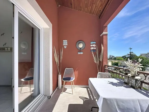Studio avec Terrasse et Parking