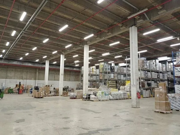Local d'activité 4092 m²