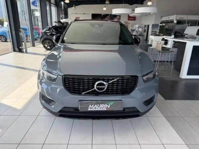 Volvo Xc40 d4 adblue awd 190ch r-design geartronic 8 — photo 3