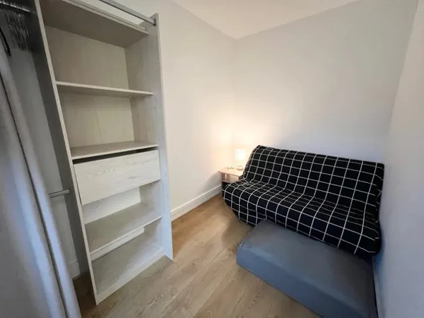 Studio 1 pièce 12 m²