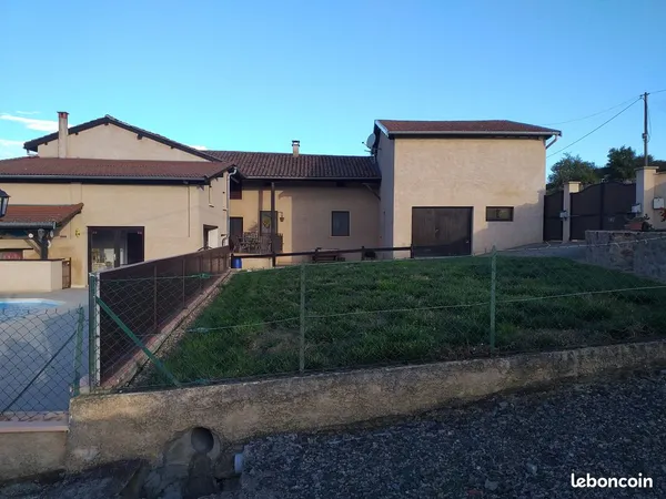 Maison 5 pièces 110m² et terrain 1 ha