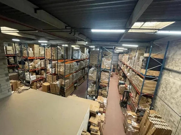Local d'activité 1087 m²