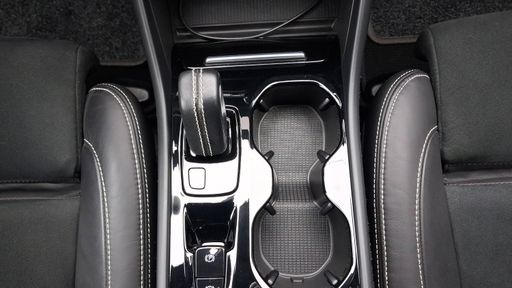 Volvo XC40 1.5 T5 Recharge 180 + 82ch DCT7 - R-Design – 2022 – 82500 km – Hybride rechargeable – Boîte Automatique — photo 11