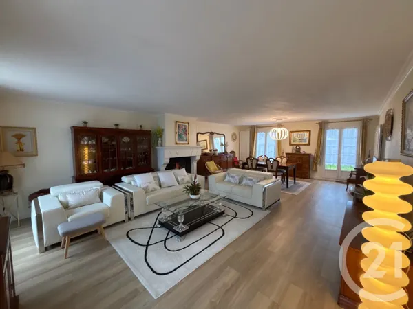 Maison 7 pièces 203 m²