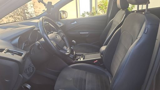 Ford Kuga 2.0 TDCi 150 - ST-Line – 2018 – 145675 km – Diesel – Boîte Manuelle — photo 15