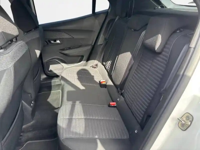 Peugeot 2008 puretech 130 s&amp;s eat8 — photo 32