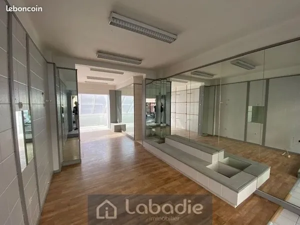 Local 60 m² Vire Normandie