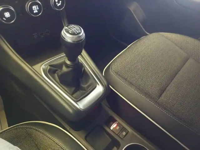Renault Captur tce 90 - 21 — photo 32