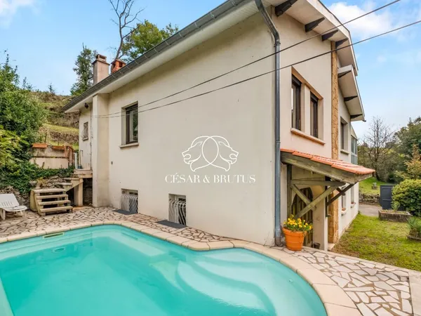 Vends maison - 214 m² - 6 pièces, 5 chambres - Vienne 38200