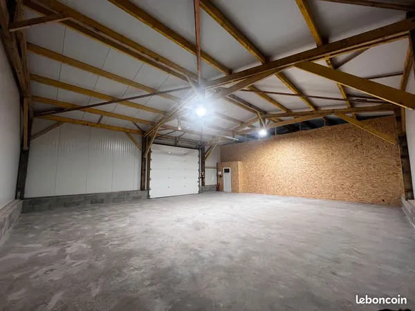 Entrepôt 300M2 Stockage Box Artisan Dépot Atelier