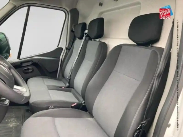 Renault Master fg f3500 l2h2 2.3 blue dci 135ch confort euro6 — photo 11