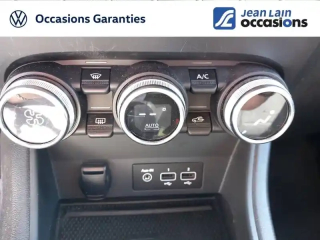 Renault Captur tce 140 edc - 21 — photo 21