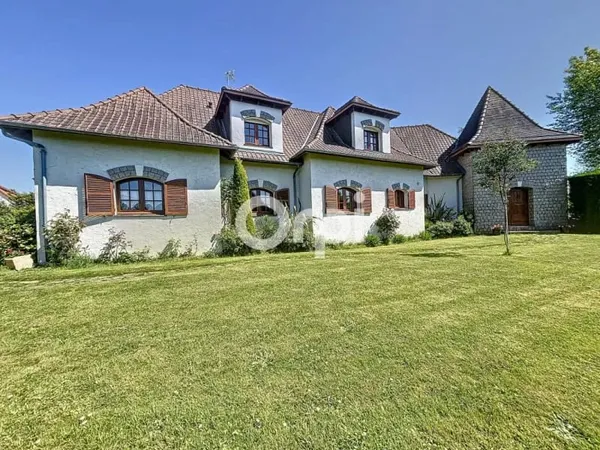 Maison 7 pièces 264 m²