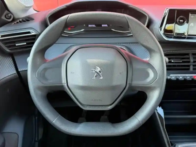 Peugeot 208 1.2 essence 75ch s&amp;s like / eligible loa — photo 12