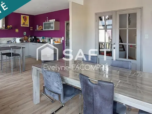 Maison 12 pièces 266 m²