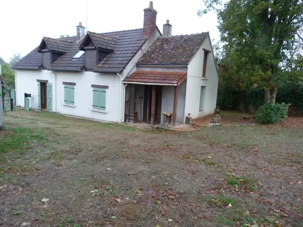 GENOUILLY 18 : 2 Maisons - T.4 - T.5 - 90 m² environ