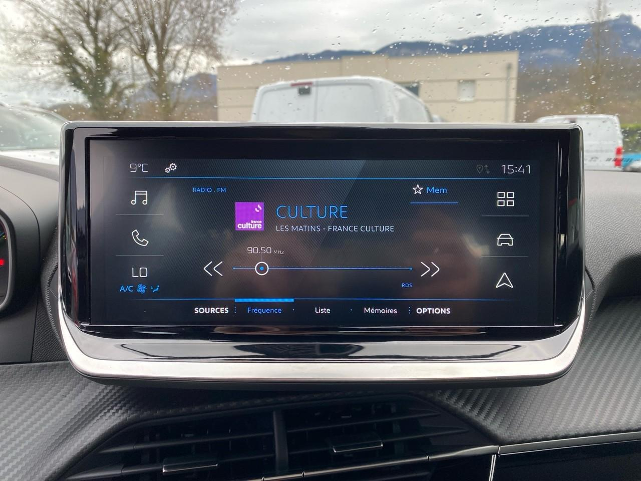 Peugeot 2008 1.2 hybrid 145ch style e-dcs6 — photo 19