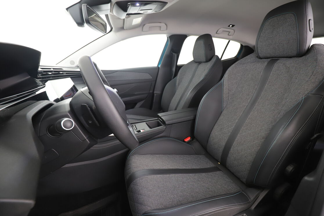 Peugeot 408 1.2 Hybrid Allure e-DCS6 — photo 9