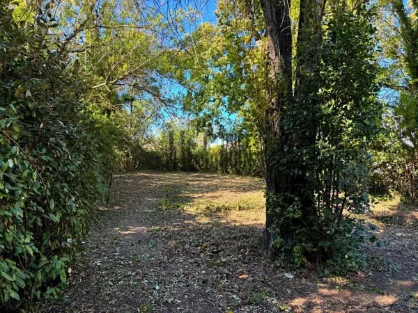 Terrain 600 m²
