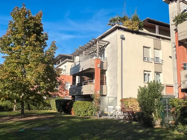 Appart t 3 de 65 m2 entierement renove parc marouine borderouge avec parking sans aucun vis a vis