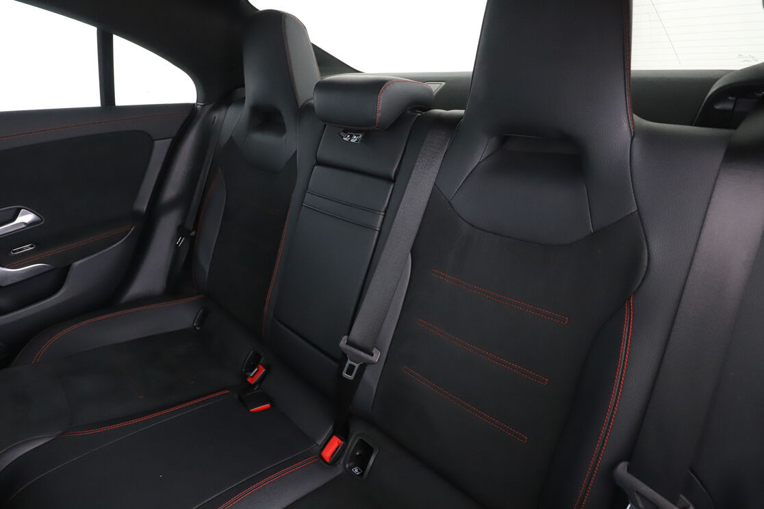 Mercedes-Benz CLA 200 d AMG Line 8G-DCT — photo 13