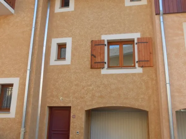 À louer - T2 / Petite villa jumelée - Embrun, haut du Plan d'eau