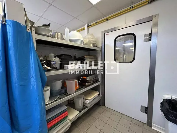 Local d'activité 165 m²