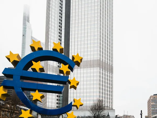 BCE demain 24 juillet : le ton de Lagarde va décider de la trajectoire des taux immobiliers d'ici la rentrée