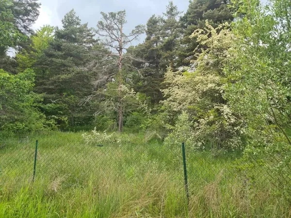 Terrain constructible 1896 m²