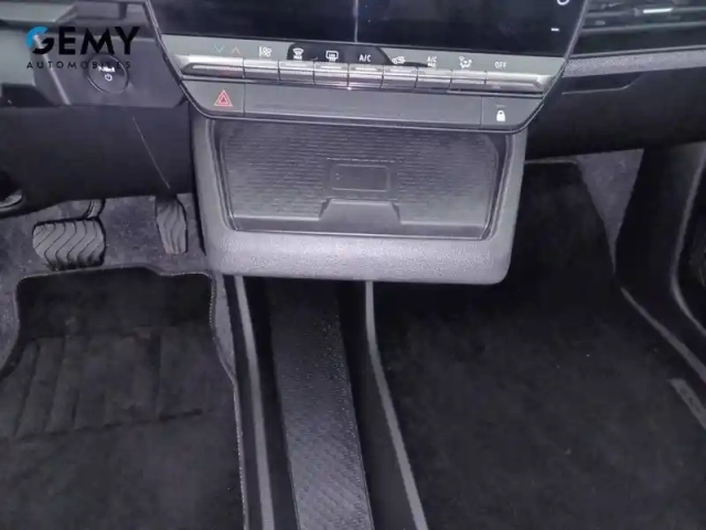 Renault Megane e-tech ev60 220 ch optimum charge — photo 29