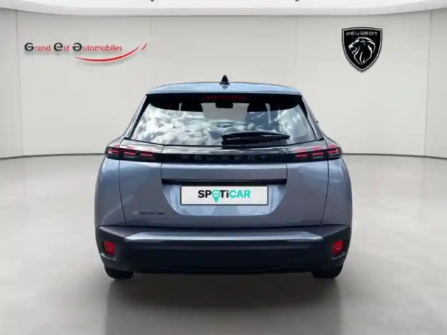 Peugeot 2008 e- 156ch 54 kwh style — photo 4