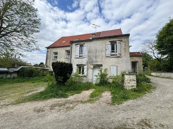 Immeuble composé de 11 appartements et de parkings