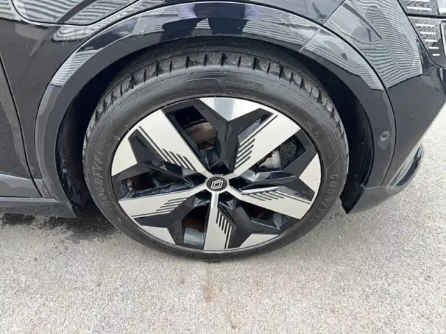 Renault Megane e-tech ev60 220 ch super charge — photo 11