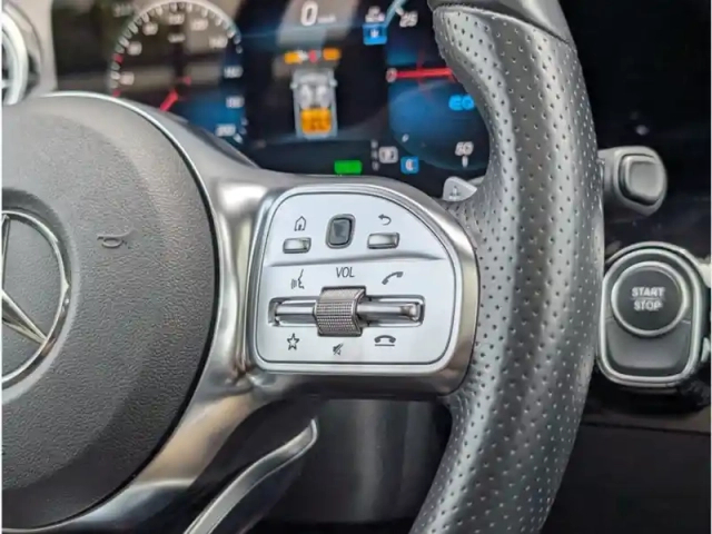 Mercedes Eqa 350 4matic — photo 14