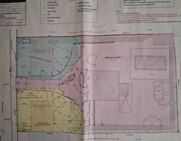 Terrain 303 m²