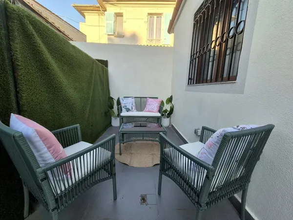 NICE - MAISON INDIVIDUELLE - 3 PIÈCES - TERRASSE - RENOVE