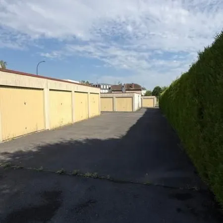 Parking Chantilly